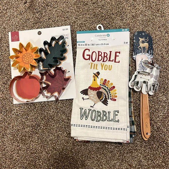 Holiday Kitcheware - Picture 1 of 4